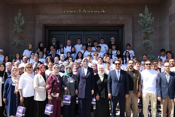 Kıbrıslı öğrenciler (2)