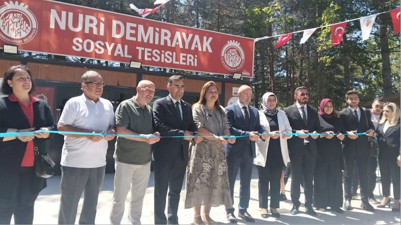 Nur Demirayak kafeterya